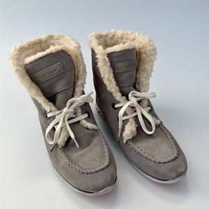 Cole Haan Zerogrand Shearling Chukka Boot in Gray Suede - size 6B